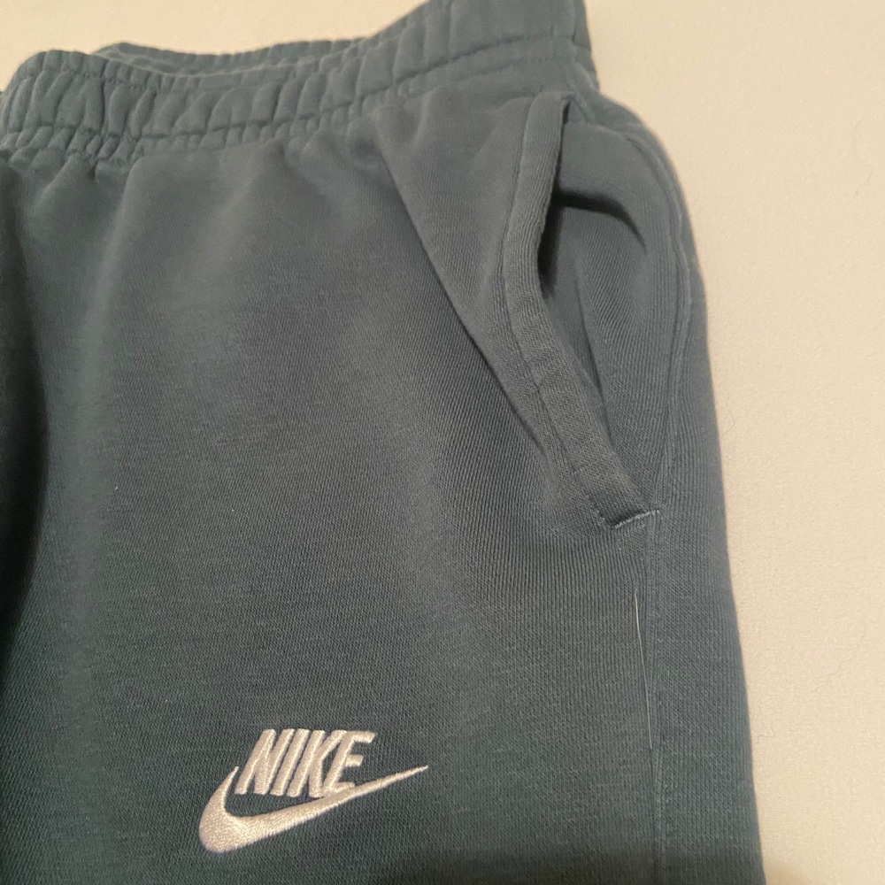 COPY - Nike Sweatpants (NWOT)